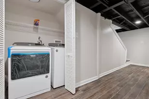 9127 S Essex Ave, Chicago, IL 60617 - Photo 14