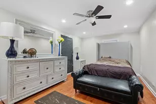 9127 S Essex Ave, Chicago, IL 60617 - Photo 16