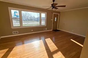 7722 W 81st Pl, Bridgeview, IL 60455 - Photo 2