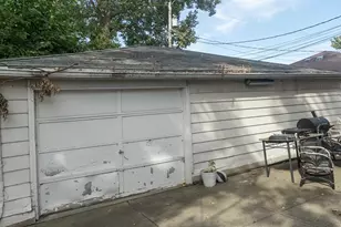 452 Yates Ave, Calumet City, IL 60409 - Photo 24