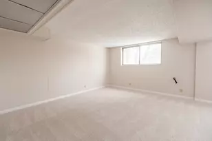 1200 Nippert Dr, Streamwood, IL 60107 - Photo 8