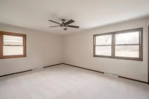 9836 W Paxton Dr, Beach Park, IL 60099 - Photo 12