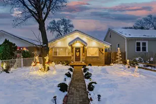 8239 Sayre Ave, Burbank, IL 60459 - Photo 2