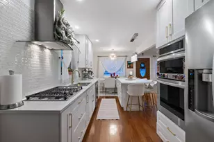 8239 Sayre Ave, Burbank, IL 60459 - Photo 6