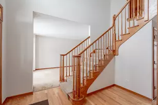 21 W Sandstone Ct, South Elgin, IL 60177 - Photo 2