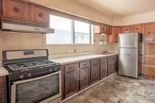 8025 S Euclid Ave, Chicago, IL 60617 - Photo 8