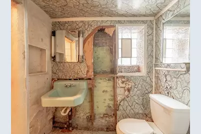 8025 S Euclid Avenue, Chicago, IL 60617 - Photo 14