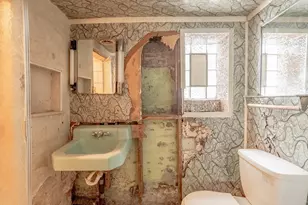 8025 S Euclid Ave, Chicago, IL 60617 - Photo 14