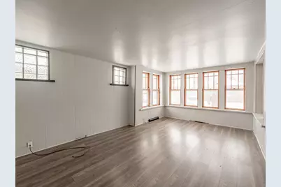 8025 S Euclid Avenue, Chicago, IL 60617 - Photo 2