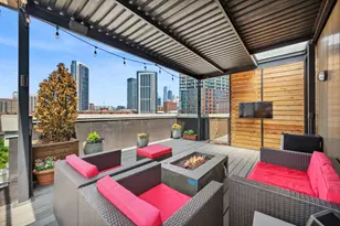 330 N Clinton St, Chicago, IL 60661 - Photo 16