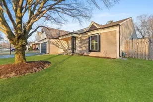 1551 Glacier Pkwy, Algonquin, IL 60102 - Photo 2