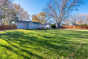 574 Hitchcock Ave, Lisle, IL 60532 - Photo 16