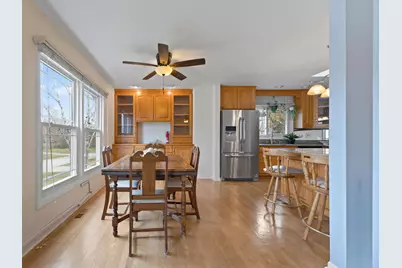 309 Plymouth Lane NW, Bloomingdale, IL 60108 - Photo 4