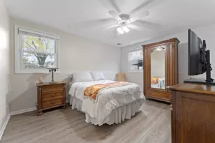 309 Plymouth Ln NW, Bloomingdale, IL 60108 - Photo 12