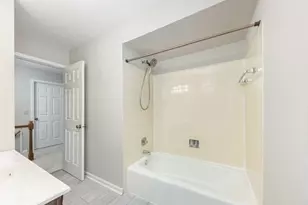 903 Canyon Run Rd, Naperville, IL 60565 - Photo 18