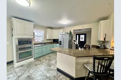 402 N Center Street, Colfax, IL 61728 - Photo 6