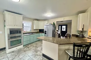 402 N Center St, Colfax, IL 61728 - Photo 6