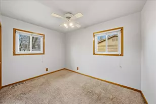 900 Brentwood Dr, Joliet, IL 60435 - Photo 8