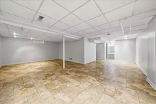 900 Brentwood Dr, Joliet, IL 60435 - Photo 10