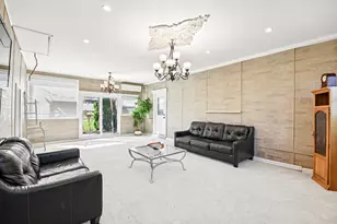 719 N Elmhurst Ave, Mount Prospect, IL 60056 - Photo 6