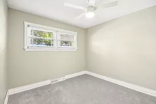 719 N Elmhurst Ave, Mount Prospect, IL 60056 - Photo 18