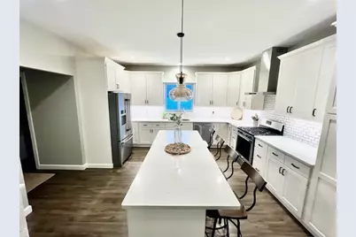 413 Moore Street, Clifton, IL 61727 - Photo 8