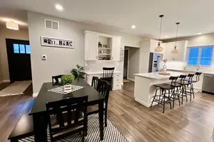 413 Moore St, Clifton, IL 61727 - Photo 12