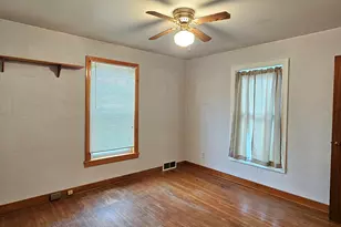 1203 W Washington St, Ottawa, IL 61350 - Photo 4