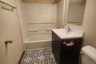 1000 Parkwood Dr, Joliet, IL 60432 - Photo 2