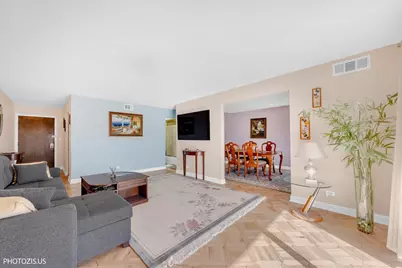 4900 Foster Street #412, Skokie, IL 60077 - Photo 6