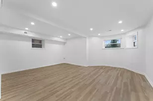 736 N Sawyer Ave, Chicago, IL 60624 - Photo 24