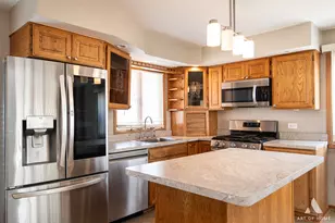 3034 190th St, Lansing, IL 60438 - Photo 4