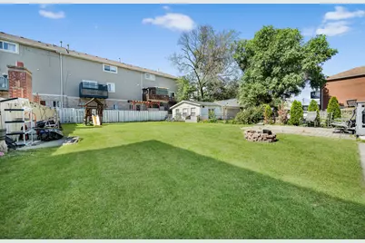 7515 W Douglas Avenue, Summit, IL 60501 - Photo 18