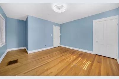 7515 W Douglas Avenue, Summit, IL 60501 - Photo 8