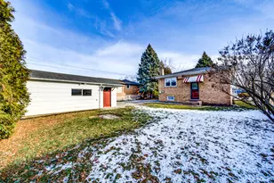 10912 Princess Ave, Chicago Ridge, IL 60415 - Photo 4