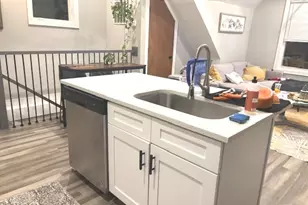 2115 W Barry Ave, Chicago, IL 60618 - Photo 6