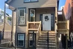 2115 W Barry Ave, Chicago, IL 60618 - Photo 1