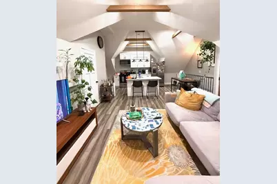 2115 W Barry Avenue, Chicago, IL 60618 - Photo 4