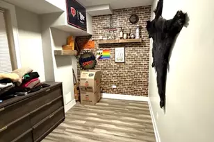 2115 W Barry Ave, Chicago, IL 60618 - Photo 10