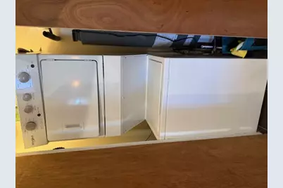 2115 W Barry Avenue, Chicago, IL 60618 - Photo 12