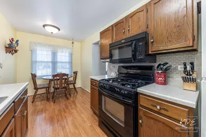 333 Pearson Circle, Naperville, IL 60563 - Photo 8