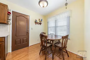 333 Pearson Cir, Naperville, IL 60563 - Photo 10