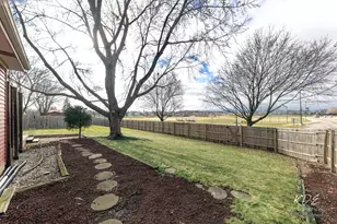 333 Pearson Cir, Naperville, IL 60563 - Photo 34