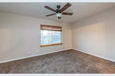 341 W Treehouse Lane #11-4, Round Lake, IL 60073 - Photo 16