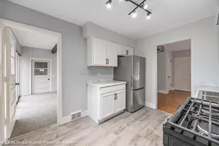 710 W Benton Ave, Naperville, IL 60540 - Photo 6