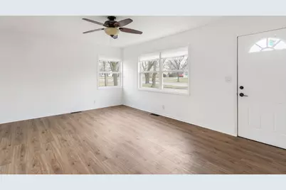 303 Spruce Street, North Aurora, IL 60542 - Photo 12