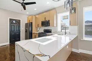 9157 S Paulina St, Chicago, IL 60620 - Photo 10