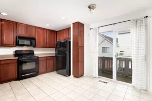 3388 Sanctuary Dr, Elgin, IL 60124 - Photo 6