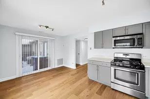 6318 Prideham St, Downers Grove, IL 60516 - Photo 10