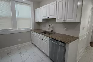 1048 W Marquette Rd, Chicago, IL 60621 - Photo 8